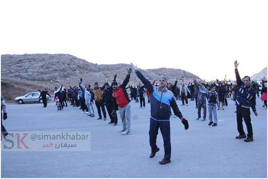 همایش پیاده روی کارکنان شرکت سیمان ممتازان کرمان به مناسبت گرامیداشت دهه فجر