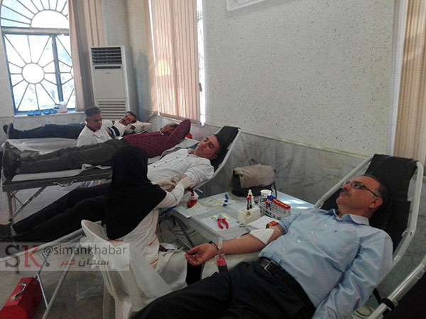 مشارکت کارکنان شرکت سیمان فارس در برنامه اهدا خون